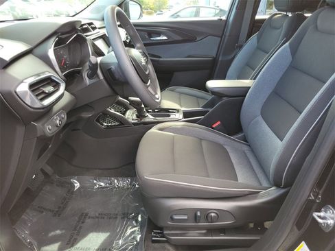 Used 2023 Chevrolet TrailBlazer LT w/ Convenience Package image 16