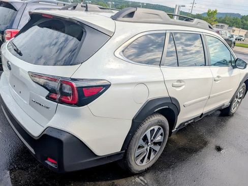 Used 2025 Subaru Outback Premium AWD/4WD image 6