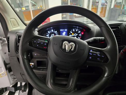 Used 2024 RAM ProMaster 2500 w/ Convenience Group image 17