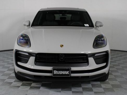 Certified 2026 Porsche Macan image 10