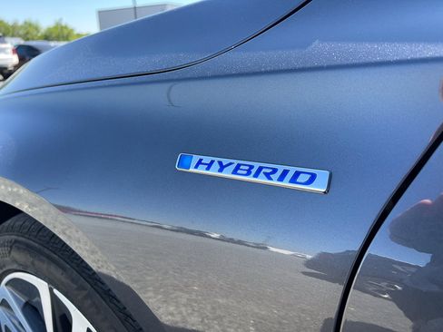 Used 2018 Honda Accord Touring image 3