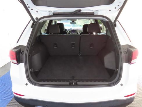 Used 2023 Chevrolet Equinox LT w/ Driver Convenience Package AWD/4WD image 12