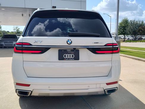 Used 2024 BMW X7 xDrive40i w/ Premium Package AWD/4WD image 7