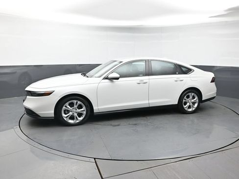 Used 2023 Honda Accord LX image 2