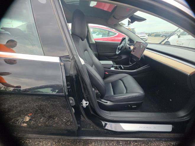 Used 2018 Tesla Model 3 Mid Range RWD image 6