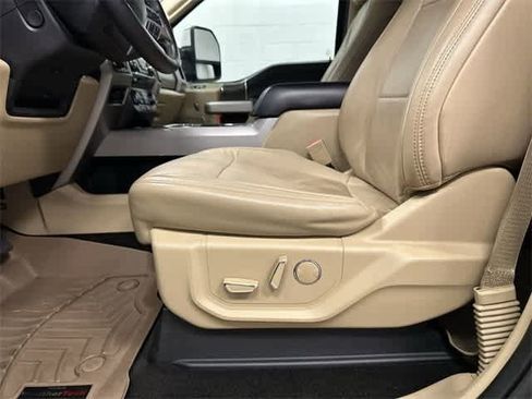 Used 2018 Ford F350 Lariat image 27