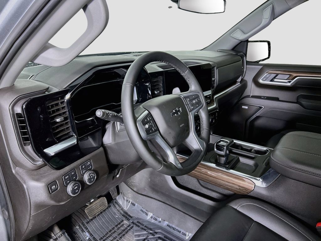 Certified 2025 Chevrolet Silverado 1500 RST w/ Convenience Package II AWD/4WD image 8