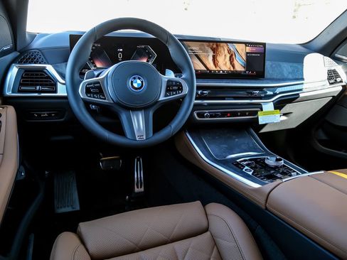 New 2026 BMW X5 xDrive50e w/ Executive Package AWD/4WD image 10