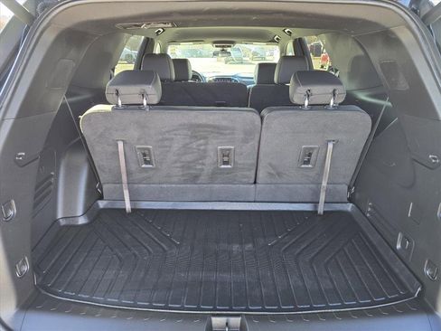 Used 2022 Chevrolet Traverse LT image 26