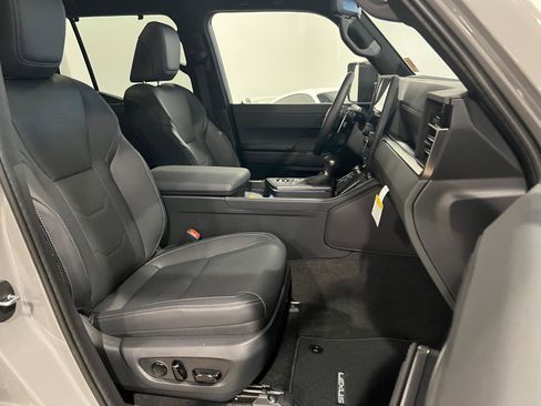 Used 2026 Lexus GX 550 w/ Cold Area Package image 41