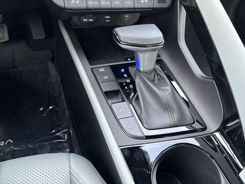New 2025 Hyundai Elantra Limited image 21