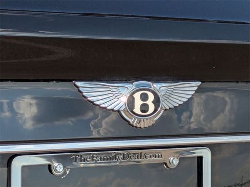 Used 2018 Bentley Bentayga image 8