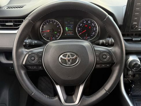 Used 2020 Toyota RAV4 XLE Premium image 13