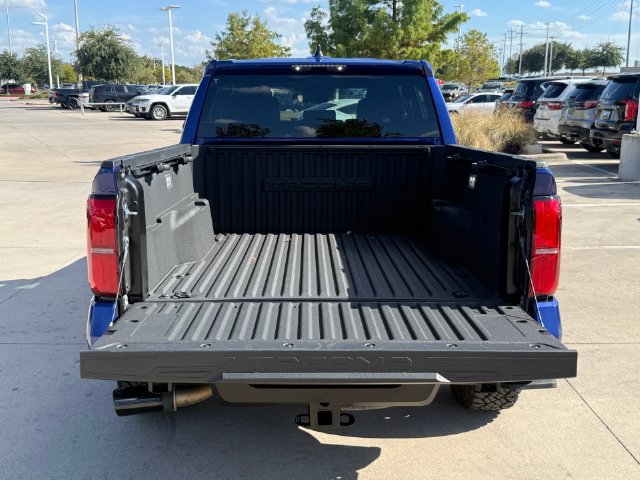 Used 2025 Toyota Tacoma TRD Sport AWD/4WD image 31