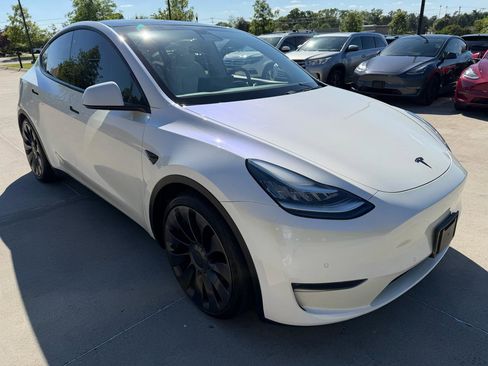Used 2020 Tesla Model Y Performance AWD/4WD image 3