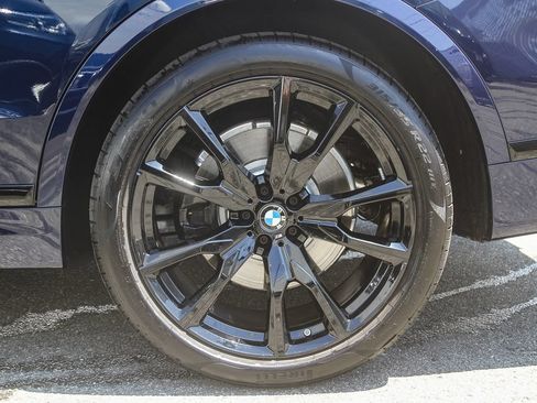Used 2026 BMW X7 xDrive40i w/ M Sport Package AWD/4WD image 8