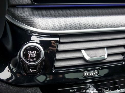 Used 2021 BMW M550i xDrive w/ Premium Package image 17