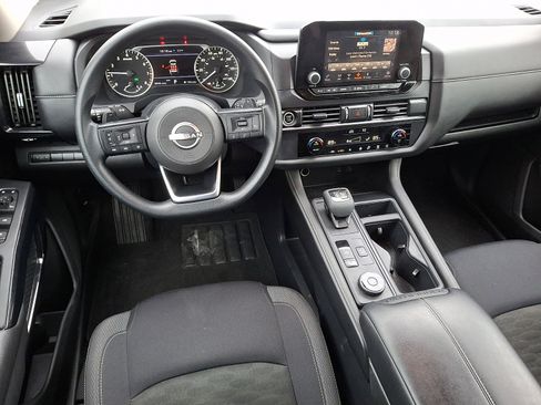 Certified 2024 Nissan Pathfinder S image 11