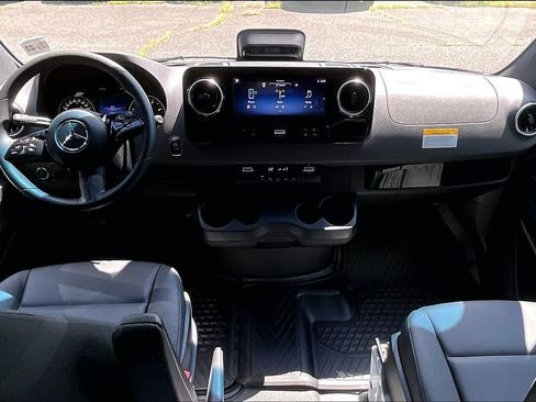 Used 2026 Mercedes-Benz Sprinter 2500 image 14
