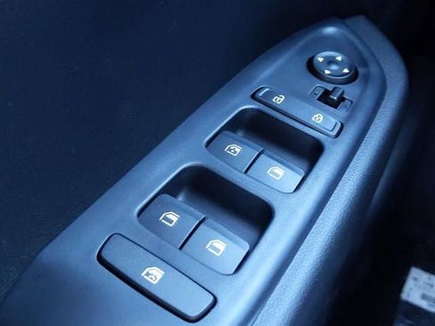 Used 2021 Hyundai Venue SEL FWD image 20