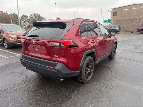 Used 2020 Toyota RAV4 XLE w/ Convenience Package image 7
