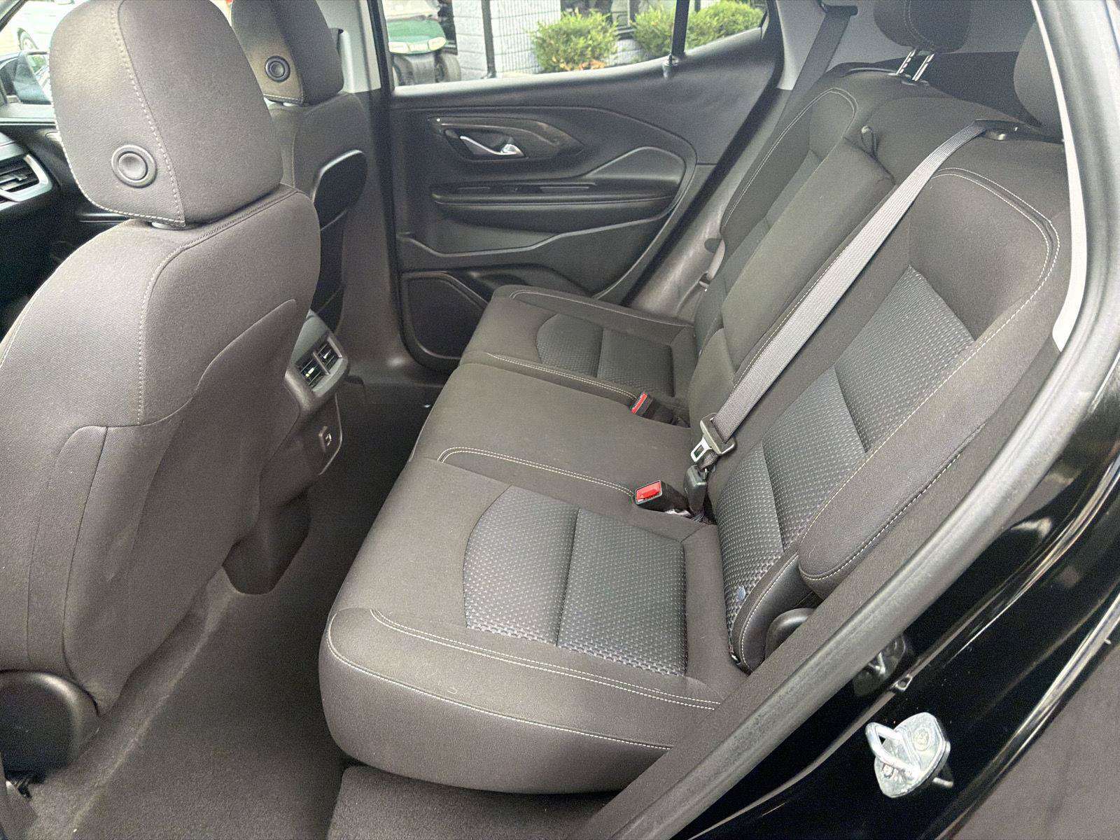 Used 2023 GMC Terrain SLE w/ Driver Convenience Package AWD/4WD image 10