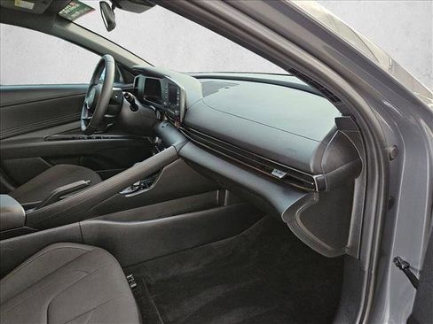 Certified 2025 Hyundai Elantra Sport FWD image 17