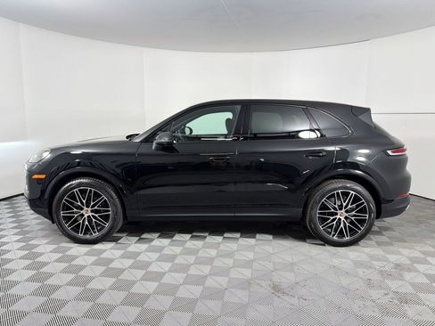 Used 2026 Porsche Cayenne image 2