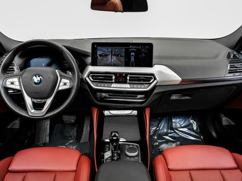 Used 2025 BMW X4 xDrive30i w/ Premium Package image 18