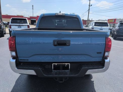 Used 2019 Toyota Tacoma TRD Off-Road AWD/4WD image 4