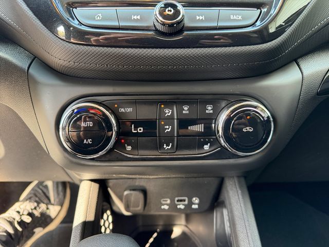 Used 2023 Chevrolet TrailBlazer LT w/ Convenience Package AWD/4WD image 17