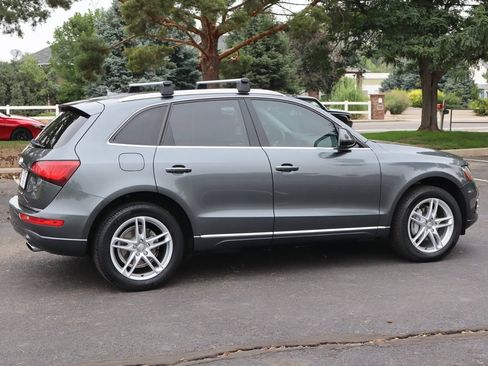 Used 2017 Audi Q5 2.0T Premium Plus w/ Technology Package AWD/4WD image 4