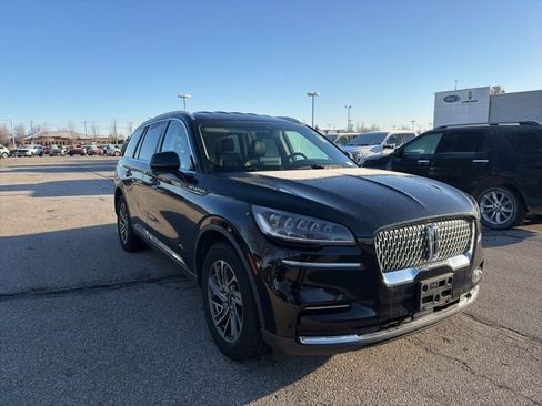 Used 2021 Lincoln Aviator Standard image 2