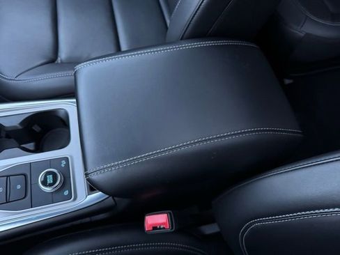 Certified 2023 Ford Explorer XLT w/ Equipment Group 202A image 20