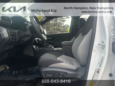 Used 2025 Toyota Tacoma TRD Sport w/ TRD Sport Upgrade Package AWD/4WD image 10