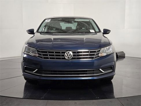 Used 2019 Volkswagen Passat 2.0T Wolfsburg w/ Wheels & Sunroof Package image 8