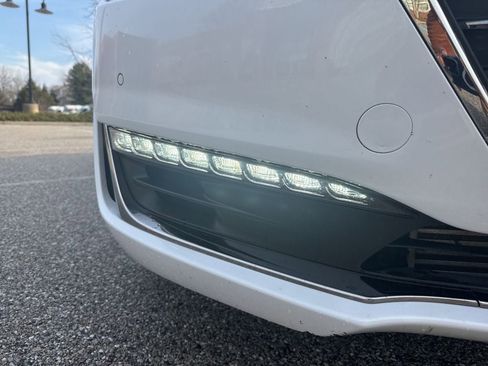 Used 2018 Genesis G90 3.3T Premium image 42