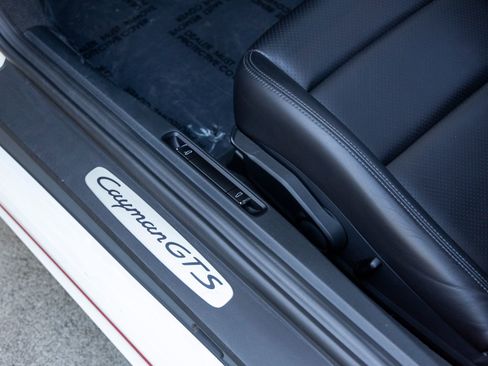 Used 2022 Porsche 718 Cayman GTS image 30