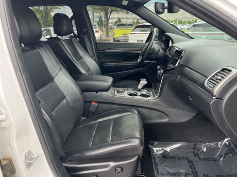 Used 2020 Jeep Grand Cherokee Limited w/ Luxury Group II AWD/4WD image 17