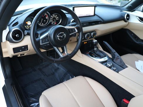 Certified 2025 MAZDA MX-5 Miata RF Grand Touring RWD image 10