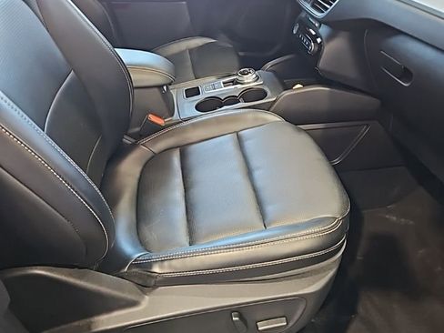 Used 2025 Ford Escape Platinum AWD/4WD image 13