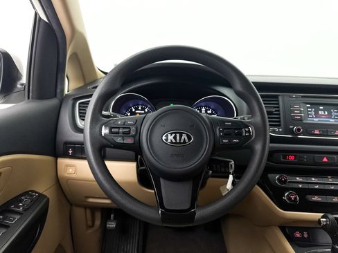 Used 2017 Kia Sedona LX FWD image 24