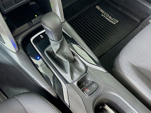 Certified 2024 Toyota Corolla Cross LE image 17