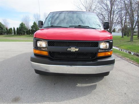 Used 2017 Chevrolet Express 3500 image 5