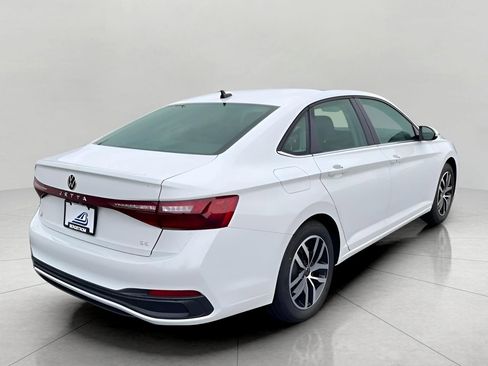 New 2025 Volkswagen Jetta SE image 7