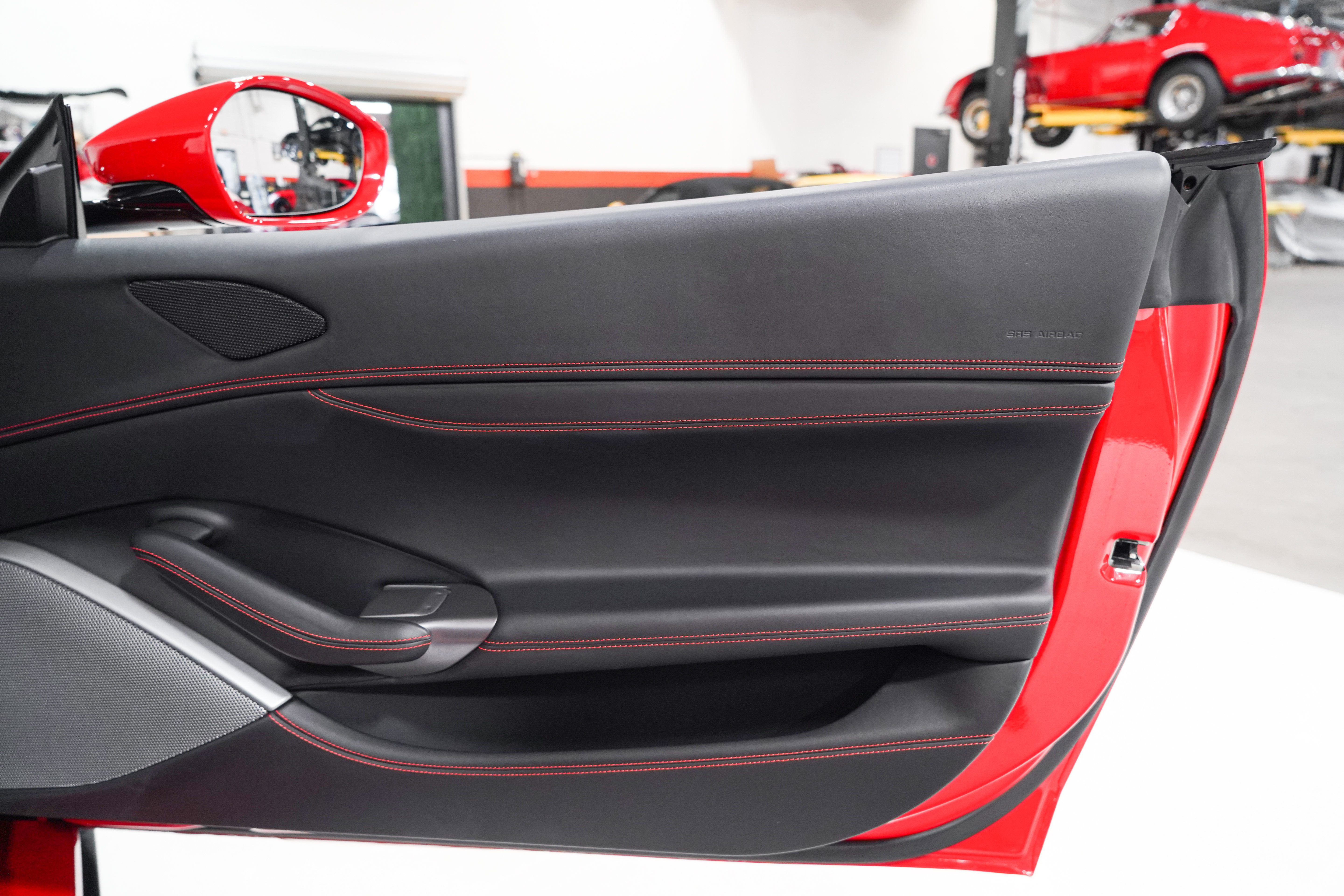 Used 2019 Ferrari Portofino RWD image 19