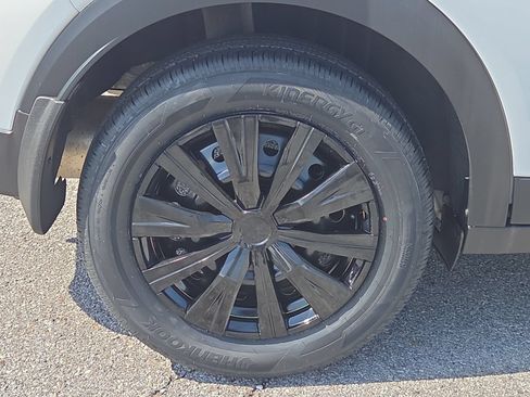 Used 2024 Nissan Kicks S FWD image 7
