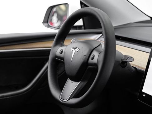Used 2023 Tesla Model Y Long Range AWD/4WD image 15