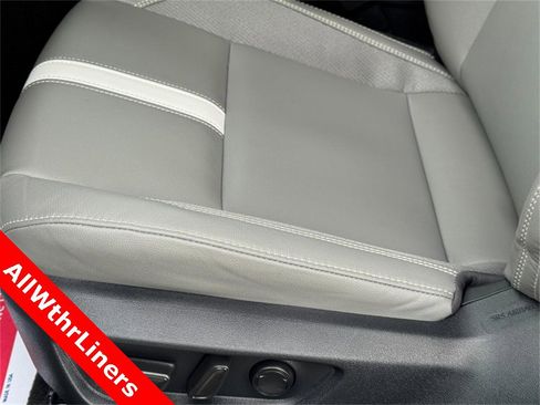 Used 2025 Toyota Camry SE image 26