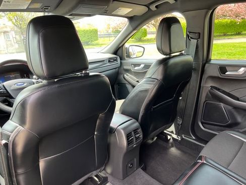 Used 2025 Ford Escape ST-Line Select AWD/4WD image 27